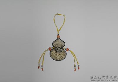 图片[2]-Silk embroidered pouch in the shape of a gourd with couched gold and silver threads. Qing dynasty (1644-1911).-China Archive